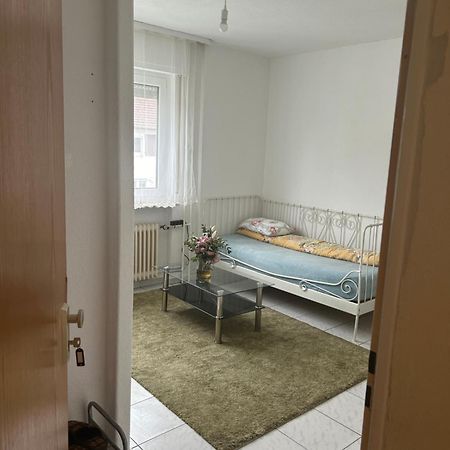 1 Zimmer Wohnung In Der Naehe Vom Frankfurter Flughafen Kelsterbach Exterior photo